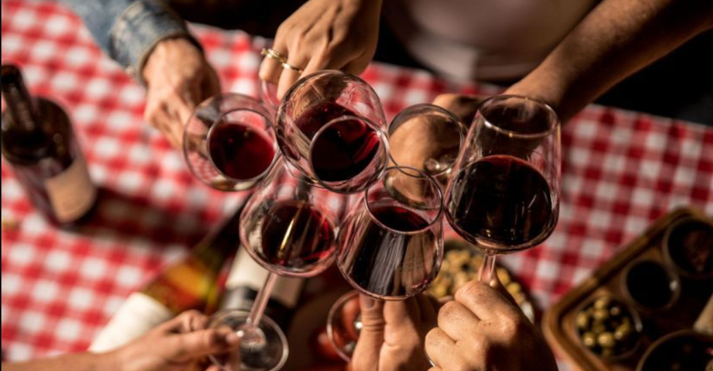 Something to treat yourself : boutique wineries and breweries near Had Nes.